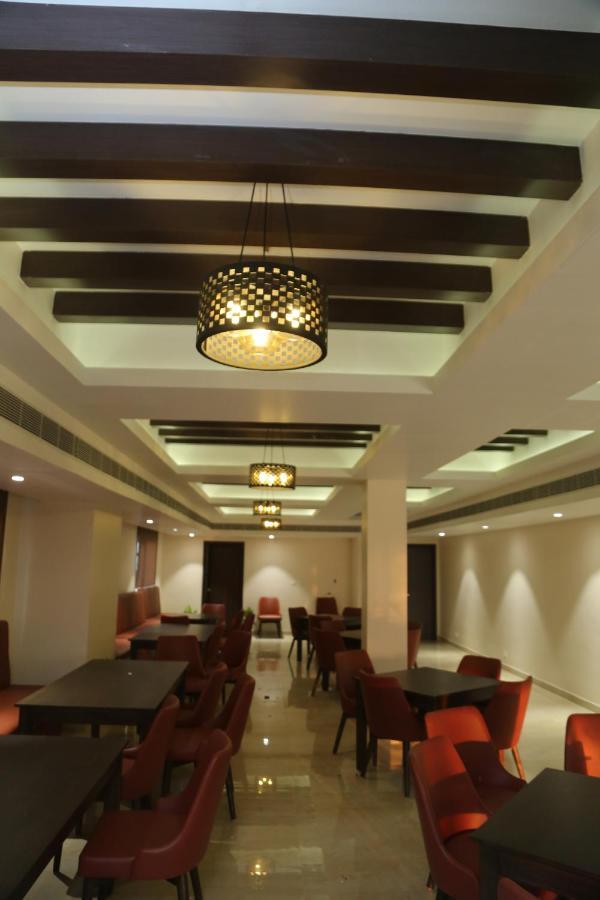 Hotel Skanda Palace Thiruttani Екстер'єр фото