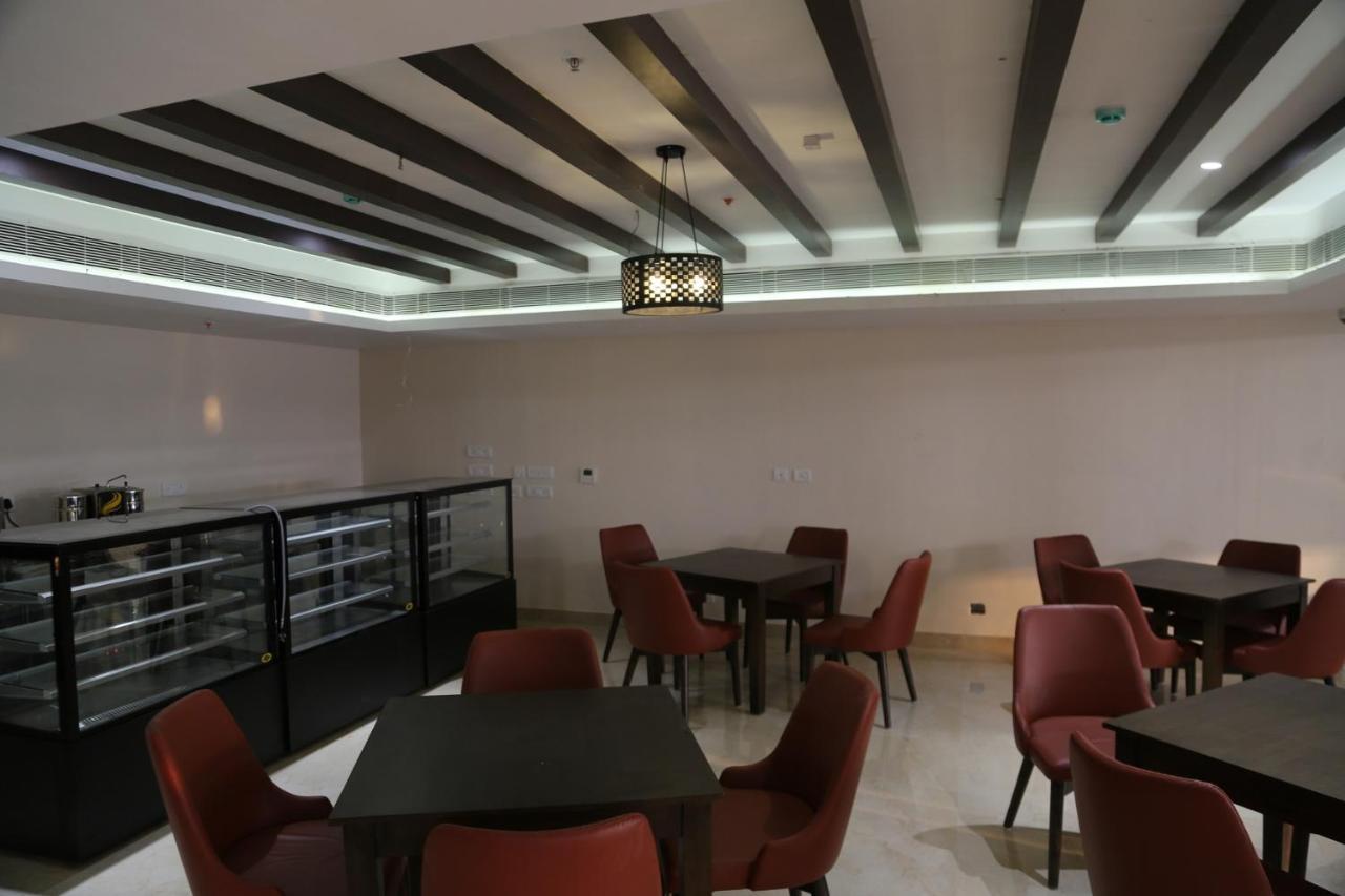 Hotel Skanda Palace Thiruttani Екстер'єр фото